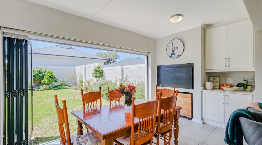 To Let 3 Bedroom Property for Rent in Protea Heights Western Cape